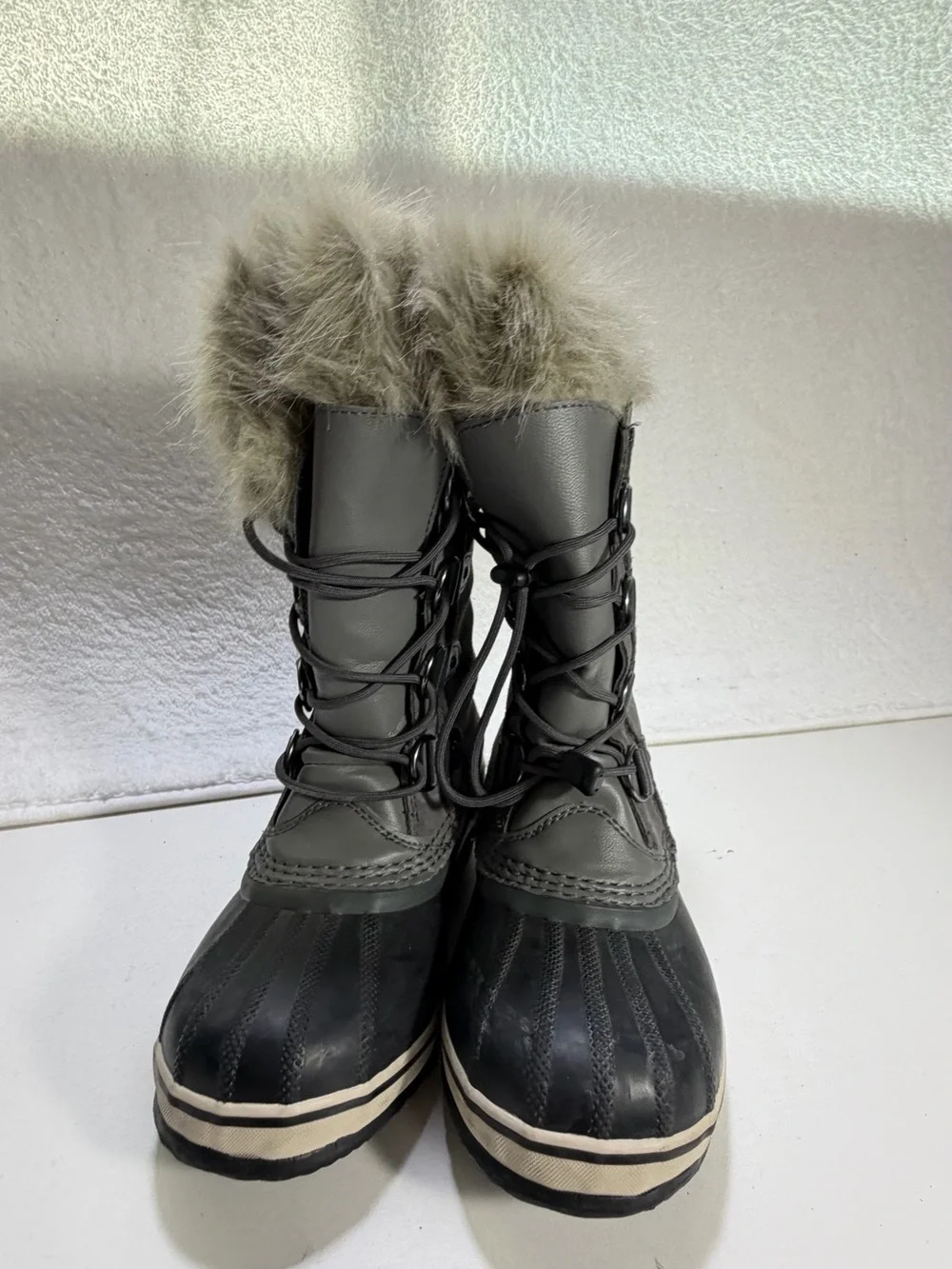 Sorel Joan of Arctic Waterproof Snow Boots Quarry Gray Youth Size 4 winter boots
